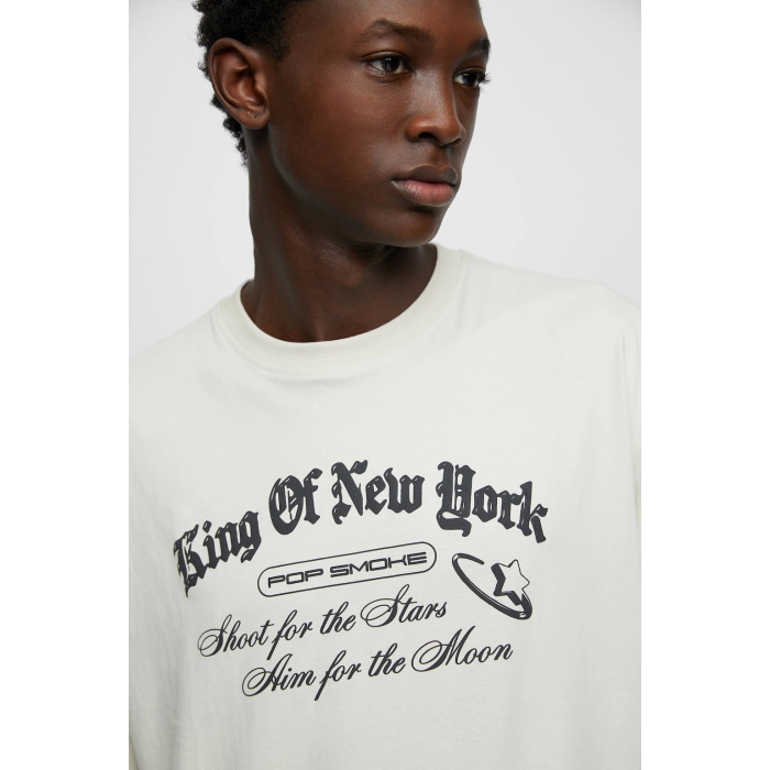 T shirt smoke outlet