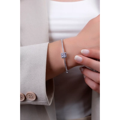 14 Ayar Beyaz Altın Baget Taşlı Kelepçe 32