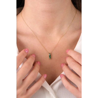 14 Ayar Altın Yeşil Taşlı Prizma Kolye 175