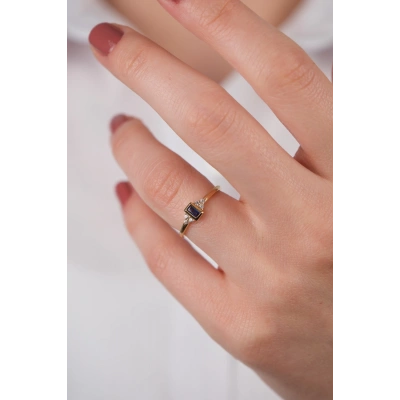 14 Ayar Altın Lacivert Taşlı Yüzük 750