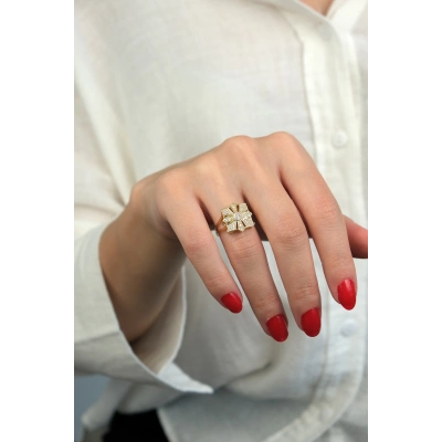 14 Ayar Altın Taşlı Kare Yüzük 381