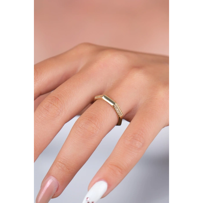 14 Ayar Altın Köşeli Taşlı Yüzük 938