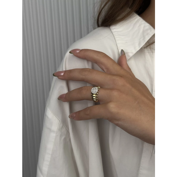 14 Ayar Altın Ortası Taşlı Yüzük 956