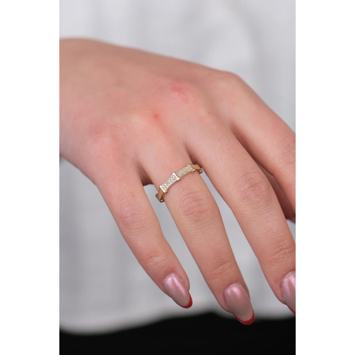 14 Ayar Altın Taşlı Köşeli Yüzük 980