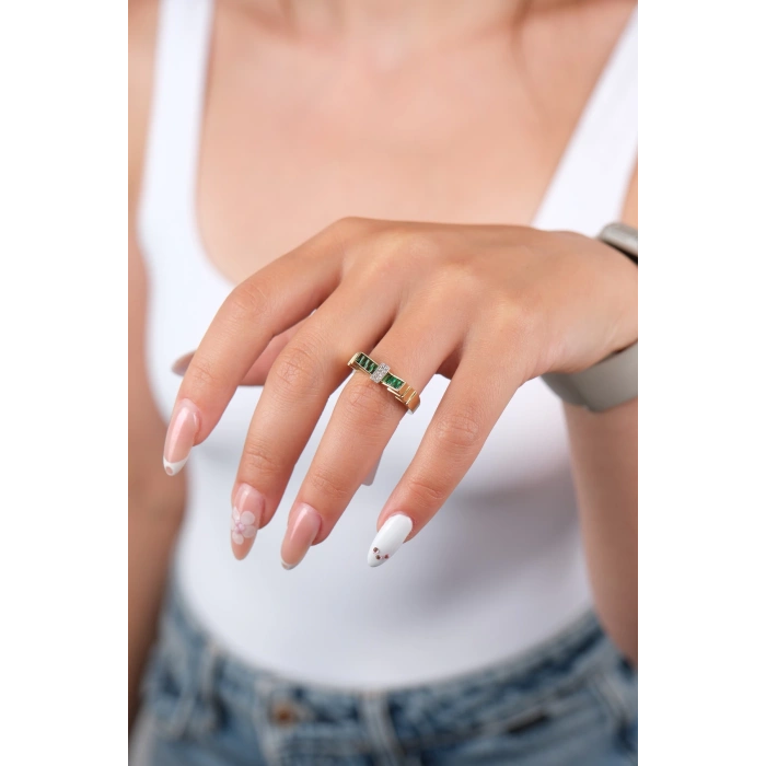 14 Ayar Altın Yeşil Taşlı Yüzük 927