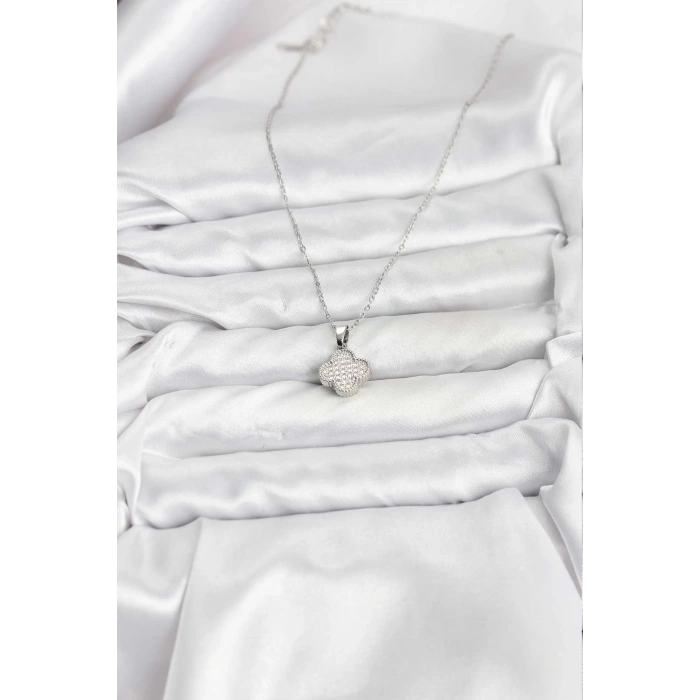 316L Çelik Zincir Gümüş Renk Zirkon Taşlı Yonca Model Kadın Kolye