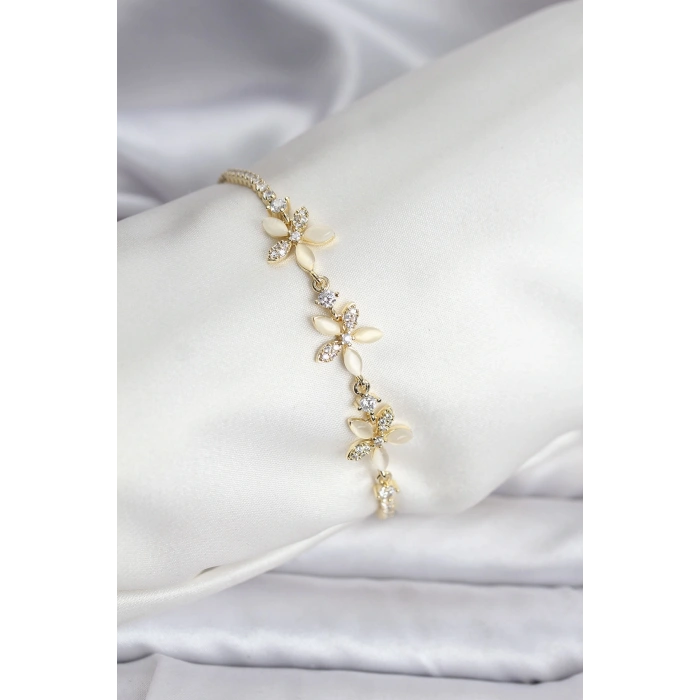 Çiçek Model Zirkon Taşlı Gold Renk Pirinç Su Yolu Kadın Bileklik