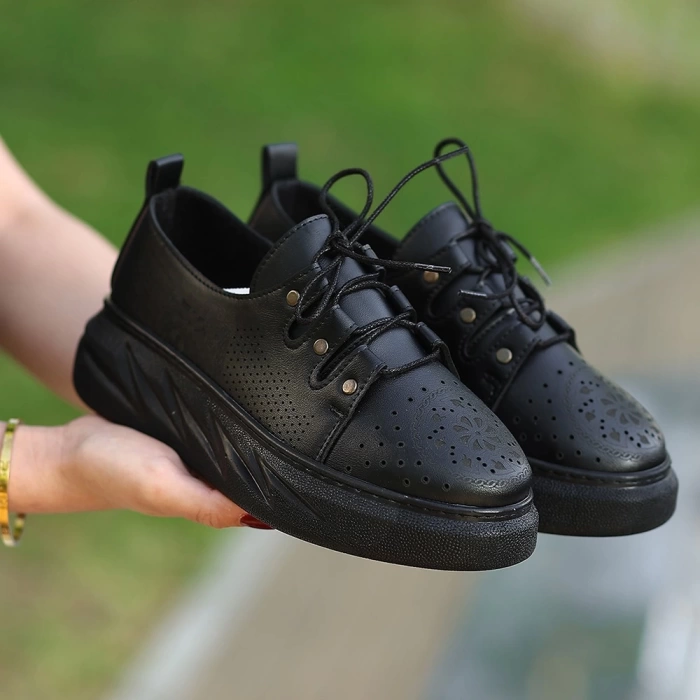 Down Siyah Cilt Bağcıklı Spor Ayakkabı