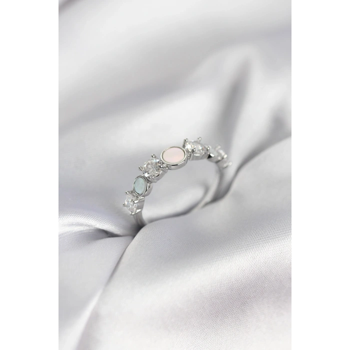 Gümüş Renk Minimal Plaka ve Zirkon Taşlı Kadın Yüzük