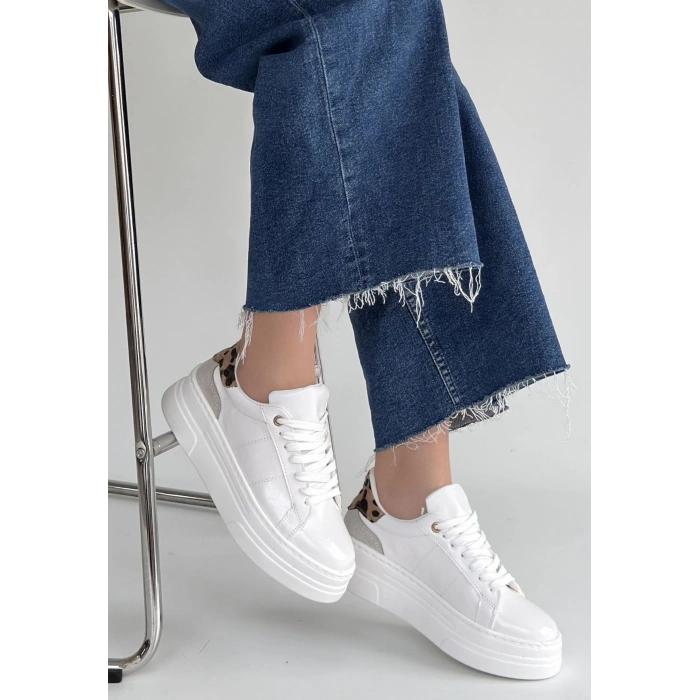 Jetan Beyaz Rugan Bağcıklı Spor Ayakkabı