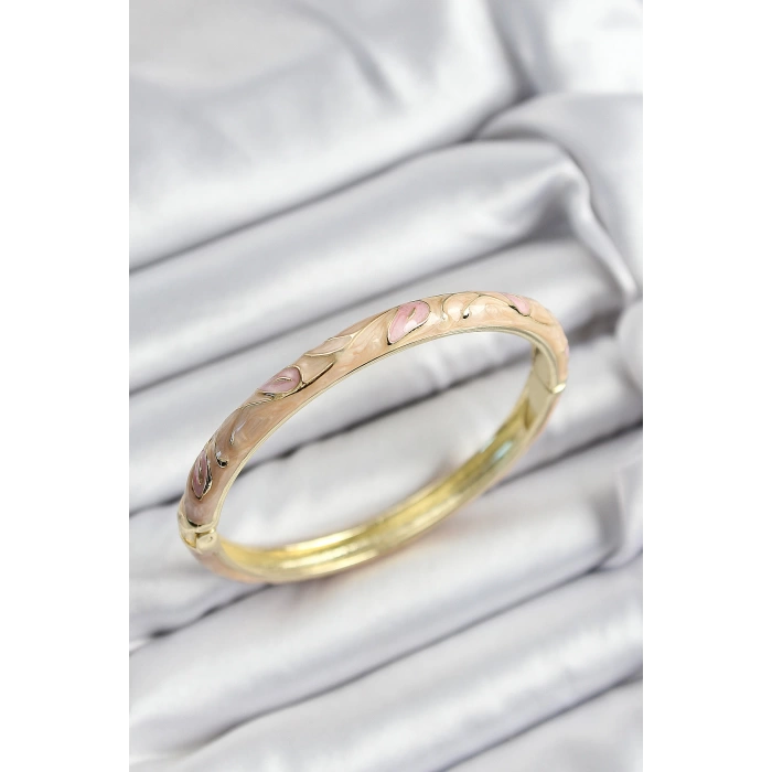 Mineli Pirinç Pembe Ve Yavru Ağzı Çiçek Motifli Gold Renk Kadın Kelepçe