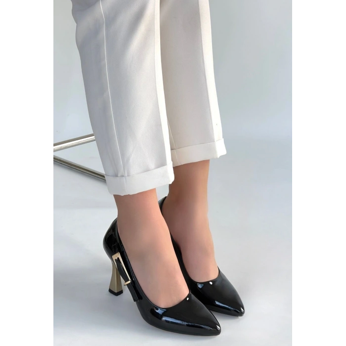 Motya Siyah Rugan Topuklu Ayakkabı