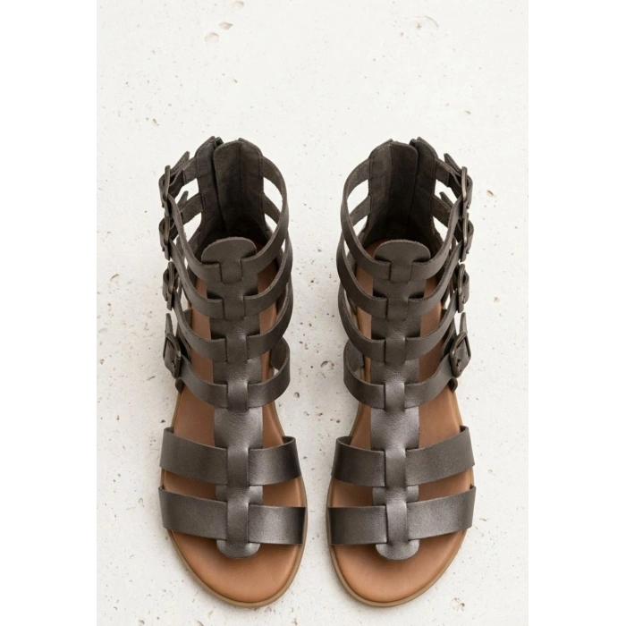 Nola Gri Deri Kemerli Sandalet