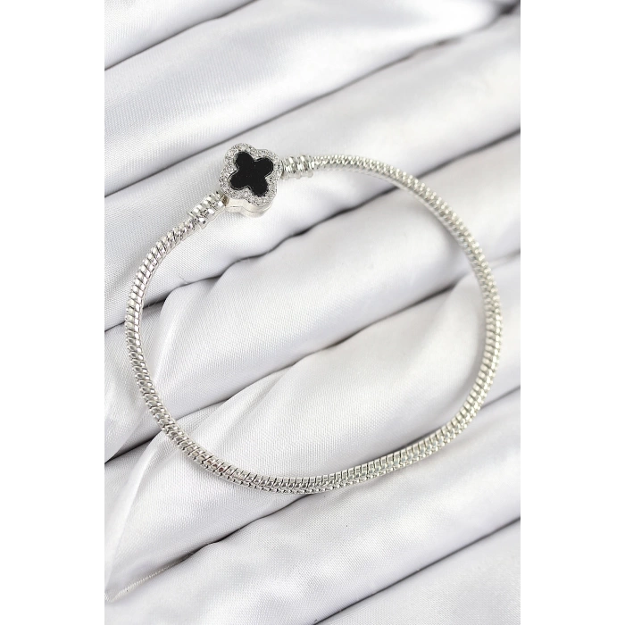 Pirinç Charm Zirkon Taşlı Yonca Model Gümüş Renk Kadın Bileklik