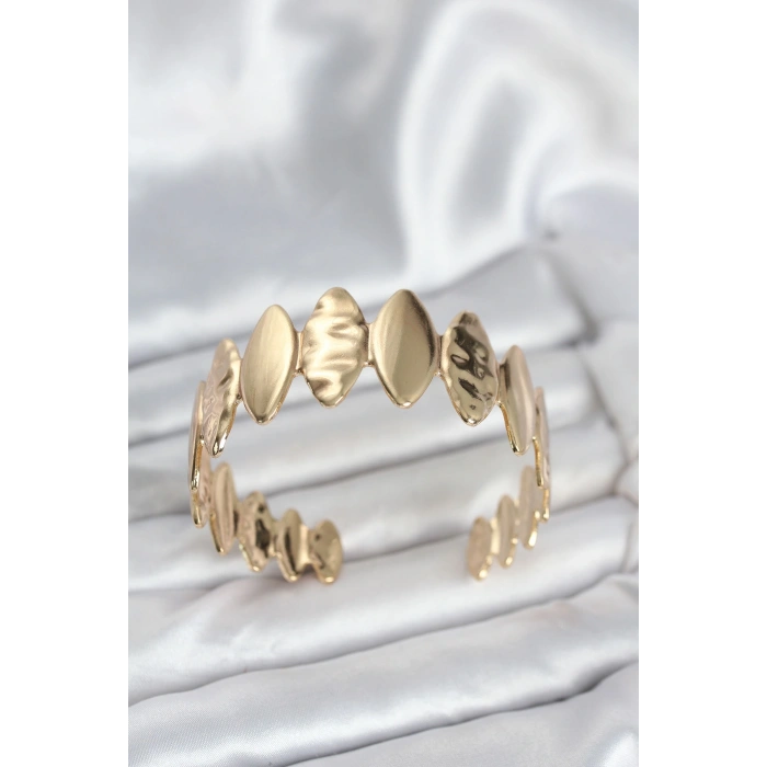 Pirinç Gold Renk Parçalı Model Kadın Bileklik