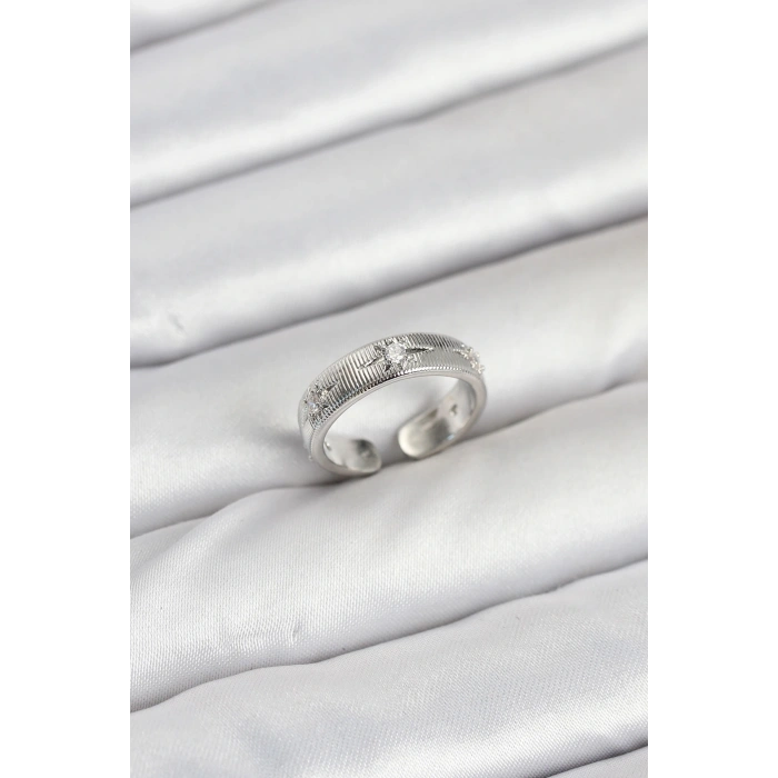 Pirinç Gümüş Renk Zirkon Taşlı Kutup Yıldızı Model Kadın Yüzük