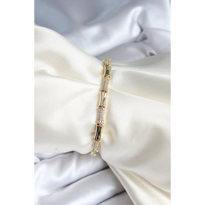 Pirinç Kemik Model Zirkon Taşlı Gold Renk Kadın Bileklik