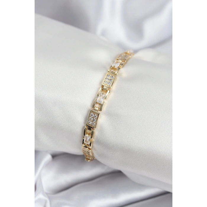 Pirinç VIP Seri Gold Renk Zirkon Taşlı Model Kadın Bileklik
