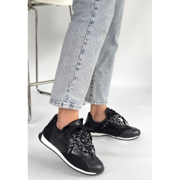Reat Siyah Cilt Bağcıklı  Paraşüt Detaylı Spor Ayakkabı