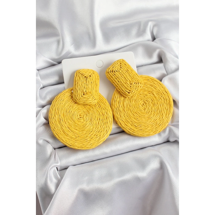 Sarı Daire Figürlü Hasır Örgü Model Gold Renk Kadın Küpe