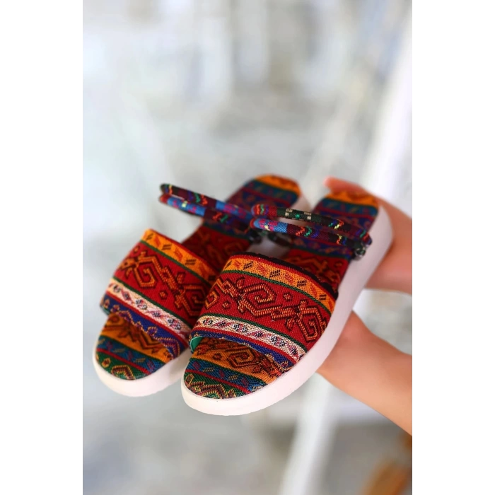 Yoni Kilim Desenli Sandalet