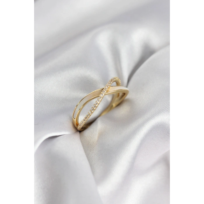 Zirkon Taşlı Sarmal Sedefli Gold Renk Kadın Yüzük