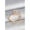 Pirinç Gold Renk Beyaz Mineli Pembe Zirkon Taşlı Çiçek Model Kadın Yüzük