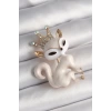 Pirinç Gold Renk Beyaz Renkli Kraliçe Kedi Model Zirkon Taş Detaylı Kadın Broş
