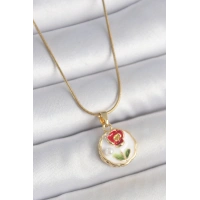 316L Çelik Gold Renk Zincir Beyaz Minimal Çiçek İşlemeli İnci Detay Portre Model Kadın Kolye