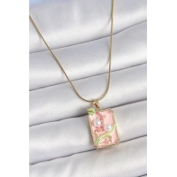316L Çelik Gold Renk Zincir Pembe Mineli İncli Çiçek İşlemeli Portre Model Kadın Kolye