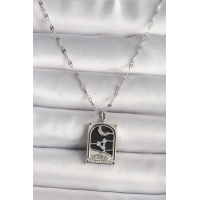 316L Çelik Gümüş Renk Zirkon Taşlı  Ay Figürlü Taror Model Kadın Kolye