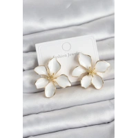 Beyaz Mineli Çiçek Model Pirinç Kadın Küpe