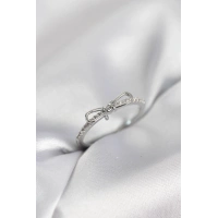 Fiyonk Model Zirkon Taşlı Gümüş Renk Kadın Yüzük