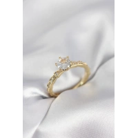 Gold Renk Zirkon Taşlı Tek Taş Model Kadın Yüzük