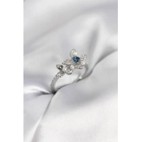 Gümüş Renk Çiçek Model Zirkon Taşlı Kadın Yüzük