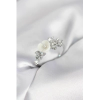 Gümüş Renk Pirinç Çiçek Model Zirkon Taşlı Kadın Yüzük