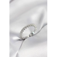 Gümüş Renk Sıralı Zirkon Taşlı Model Kadın Yüzük