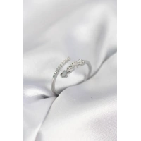 Gümüş Renk Zirkon Taşlı Minimal Kalp Model Kadın Yüzük