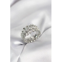 Gümüş Renk Zirkon Taşlı Sıralı Damla Model Kadın Yüzük