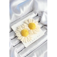 Papatya Model Beyaz Ve Sarı Renk Kadın Küpe