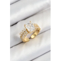 Pirinç  Büyük Zirkon Taşlı Model Gold Renk Kadın Yüzük