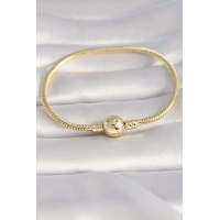 Pirinç Gold Renk İşleme Detay Charm Model Kadın Bileklik