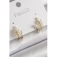 Pirinç Gold Renk Zirkon Taşlı Yaprak Model İnci Detay Küpe