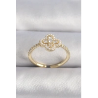 Pirinç Gold Renk Zirkon Taşlı Yonca Model İnci Detay Kadın Yüzük