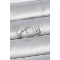 Pirinç Gümüş Renk Ayarlanabilir Zirkon Taşlı Beyaz Mineli Kalp Model Kadın Yüzük