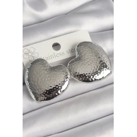 Pirinç Gümüş Renk İşleme Detaylı Kalp Model Kadın Küpe