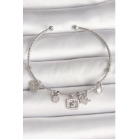 Pirinç Gümüş Renk Sallantı Zirkon Taşlı Ayıcık Figür Taç Detay Charm Kadın Bileklik