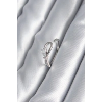 Pirinç Gümüş Renk Zirkon Taş Detay Kurdele Model Kadın Yüzük