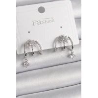 Pirinç Gümüş Renk Zirkon Taşlı Çiçek Figür Sallantı Detay Kadın Küpe