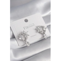 Pirinç Gümüş Renk Zirkon Taşlı Çiçek Model Sallantı Detay Kadın Küpe